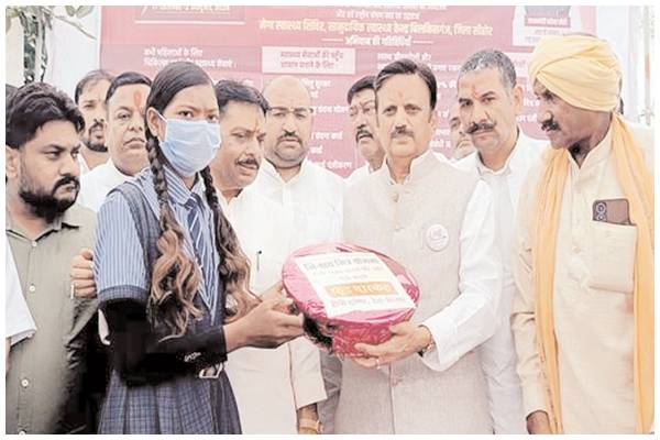 अस्पतालों में की जाएगी 2000 विशेषज्ञ डॉक्टरों की भर्ती : मंत्री शुक्ल