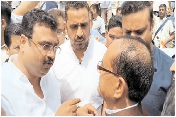 शिवराज को काले झंडे दिखाए, काफिला रोका