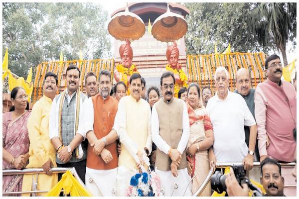स्वदेशी ही था राजा शंकर शाह और कुंवर रघुनाथ शाह के अंग्रेजों से संघर्ष का मूल : मुख्यमंत्री