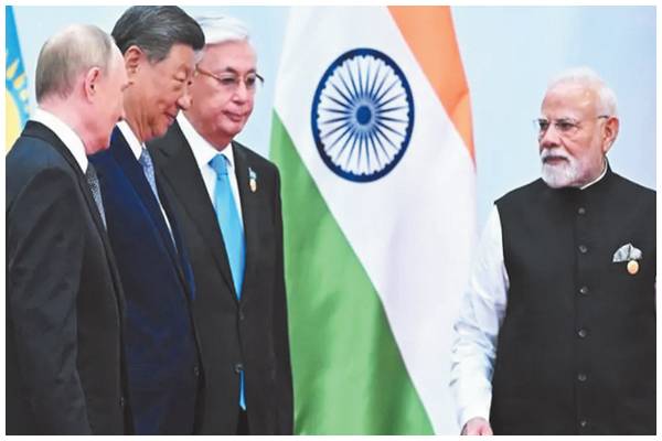 शहबाज के सामने प्रधानमंत्री मोदी ने सुनाई खरी-खरी