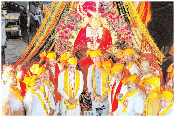 भोपाल की पहली ऐतिहासिक भव्य शोभा यात्रा संपन्न