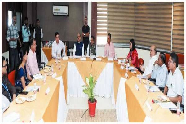 फार्मेसी पंजीयन प्रक्रिया होगी पूरी तरह ऑनलाइन, पूरी पारदर्शिता से करें प्रकरणों का निराकरण : राजेन्द्र शुक्ल