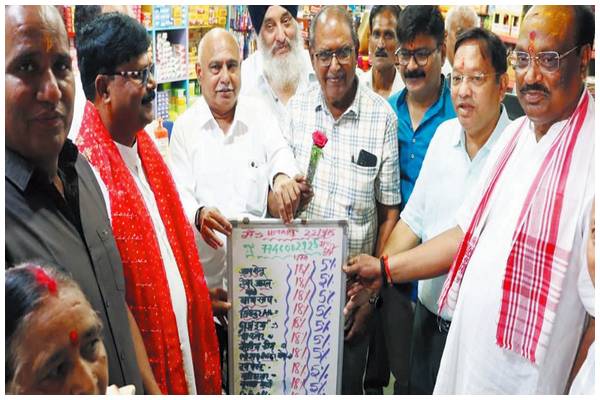 भारत को आत्मनिर्भर बनाने हमें स्वदेशी उत्पादों का उपयोग करना है: खण्डेलवाल