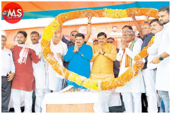 विपक्षी दल सैनिकों के पराक्रम पर सवाल उठाते है